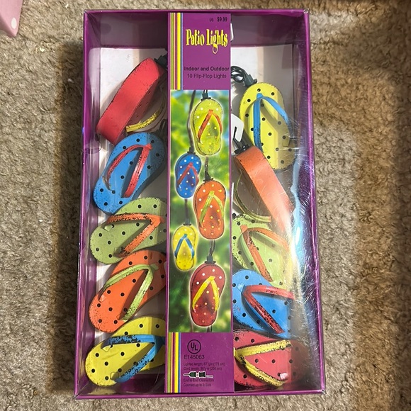 Source Unknown Other - NWT patio lights in the shape of flip flops